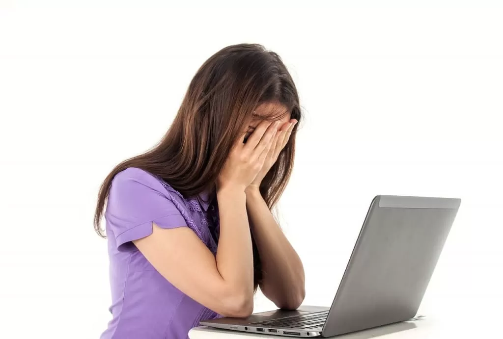 girlfriend at computer